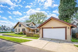 933 NE 3rd Ave, Camas, WA 98607 - Photo 2