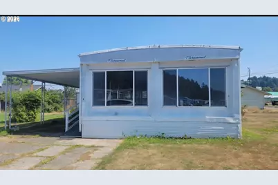 1413 Hawthorne Ave, Reedsport, OR 97467 - Photo 1