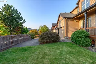 398 SW Mt Mazama St, McMinnville, OR 97128 - Photo 6