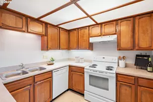 650 Harlow Rd, Springfield, OR 97477 - Photo 12