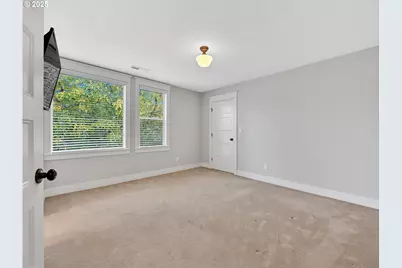 4417 N Gantenbein Ave, Portland, OR 97217 - Photo 20