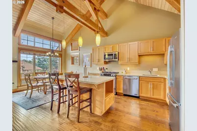 132 E Surfcrest Ave #A2-D, Cannon Beach, OR 97110 - Photo 8