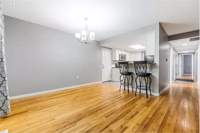 16540 SW Royalty Pkwy, Portland, OR 97224 - Photo 8