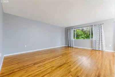 16540 SW Royalty Pkwy, Portland, OR 97224 - Photo 4