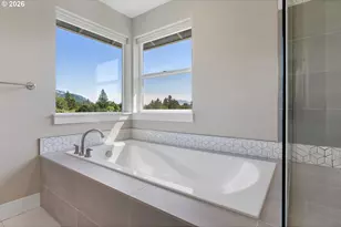315 NW Wedrick Dr, White Salmon, WA 98672 - Photo 16