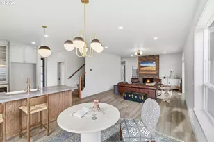 664 NW Crater Lk Dr, Dallas, OR 97338 - Photo 16