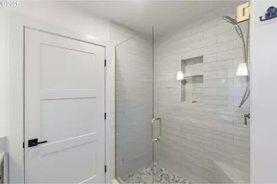 664 NW Crater Lake Dr, Dallas, OR 97338 - Photo 38