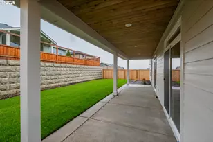 664 NW Crater Lk Dr, Dallas, OR 97338 - Photo 6