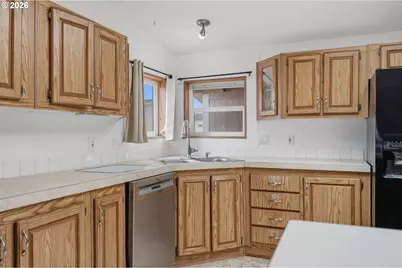 1000 S McKern Ct #123, Newberg, OR 97132 - Photo 18