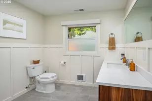 2015 Eastwood Ln, Eugene, OR 97401 - Photo 24