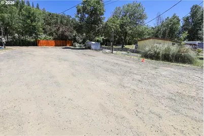 3817 Hooker Rd, Roseburg, OR 97470 - Photo 1