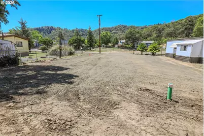 3817 Hooker Rd, Roseburg, OR 97470 - Photo 10