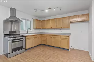 3379 NW Banff Dr, Portland, OR 97229 - Photo 26