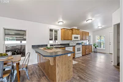 47554 Hansen St, Oakridge, OR 97463 - Photo 12