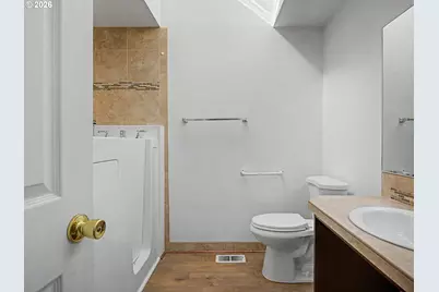 15893 NE Holladay St, Portland, OR 97230 - Photo 26