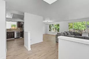 15893 NE Holladay St, Portland, OR 97230 - Photo 10