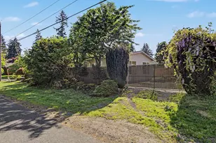 15893 NE Holladay St, Portland, OR 97230 - Photo 42