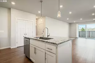 1935 Schneiter Dr, Longview, WA 98632 - Photo 12