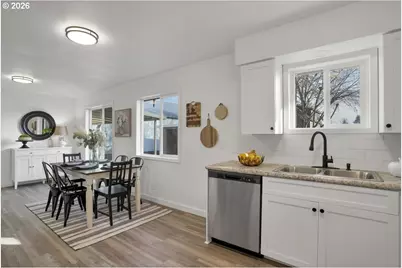 2014 NE Galloway St, McMinnville, OR 97128 - Photo 20