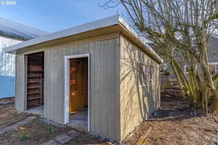 2014 NE Galloway St, McMinnville, OR 97128 - Photo 40