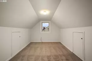 9006 SE Clay St, Portland, OR 97216 - Photo 24