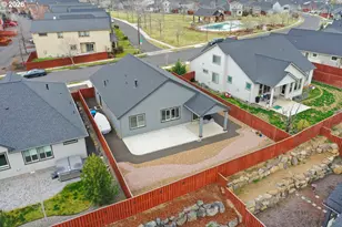 1123 NE Hudspeth Cir, Prineville, OR 97754 - Photo 4