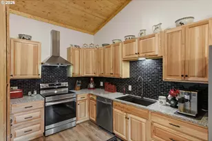 60398 Foxglove Rd, Coos Bay, OR 97420 - Photo 20