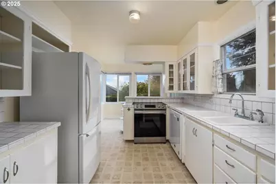 1580 Bonnie Way, Salem, OR 97304 - Photo 8