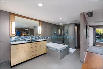 1280 Oak Ter, Lake Oswego, OR 97034 - Photo 22