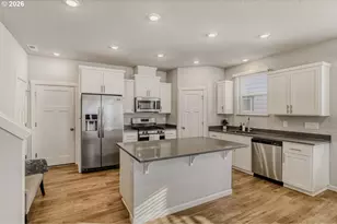 8465 SE Crabapple St, Hillsboro, OR 97123 - Photo 8