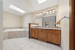 13825 SW Weir Rd, Beaverton, OR 97008 - Photo 16