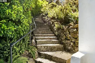 3366 NW Franklin Ct, Portland, OR 97210 - Photo 2