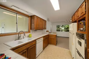 12115 NE Fremont St, Portland, OR 97220 - Photo 12