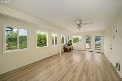 12115 NE Fremont St, Portland, OR 97220 - Photo 8