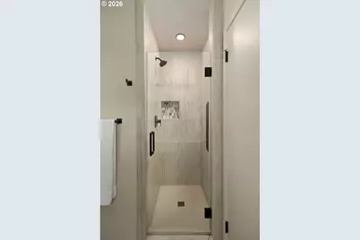 12115 NE Fremont St, Portland, OR 97220 - Photo 18