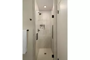 12115 NE Fremont St, Portland, OR 97220 - Photo 18