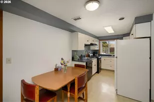12115 NE Fremont St, Portland, OR 97220 - Photo 24