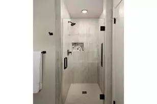 12115 NE Fremont St, Portland, OR 97220 - Photo 18