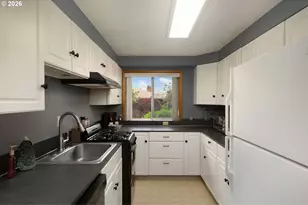 12115 NE Fremont St, Portland, OR 97220 - Photo 26