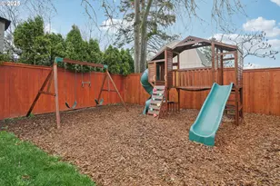 171 NE 18th St, Gresham, OR 97030 - Photo 32