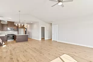 2221 E Juniper Cir, La Center, WA 98629 - Photo 16