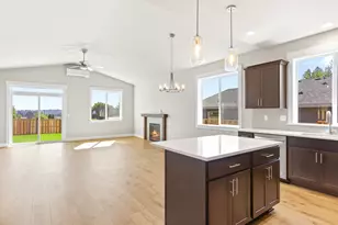 2221 E Juniper Cir, La Center, WA 98629 - Photo 6