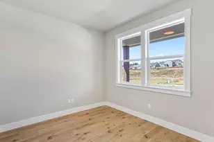 2221 E Juniper Cir, La Center, WA 98629 - Photo 38