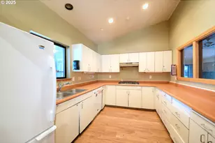 1275 Oakhill Ave, Salem, OR 97302 - Photo 12