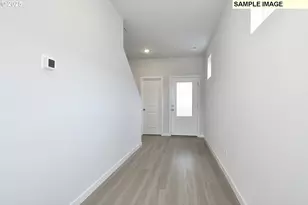 1122 Parkside Ave, Woodburn, OR 97071 - Photo 2