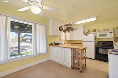 840 NE Lafayette Ave, McMinnville, OR 97128 - Photo 14
