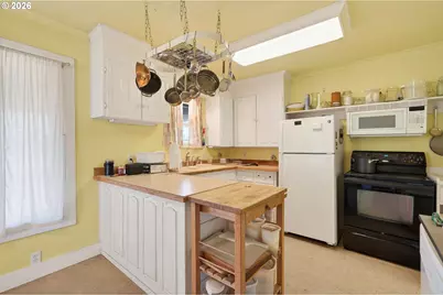 840 NE Lafayette Ave, McMinnville, OR 97128 - Photo 16