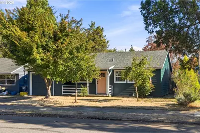 9565 N Ivanhoe St, Portland, OR 97203 - Photo 2