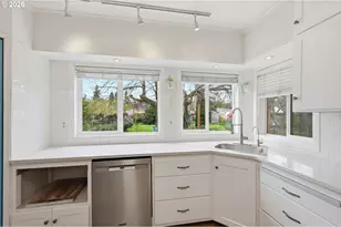 710 S 1st St, Cottage Grove, OR 97424 - Photo 12