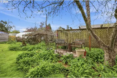 710 S 1st St, Cottage Grove, OR 97424 - Photo 42